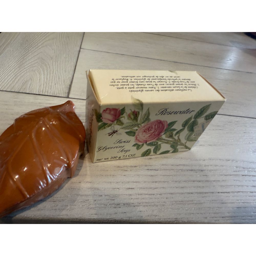 2 Crabtree & Evelyn soaps Leaf‎ / Rosewater